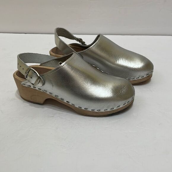 CAPE CLOGS IN SILVER METALLIC - Picture 1 of 8